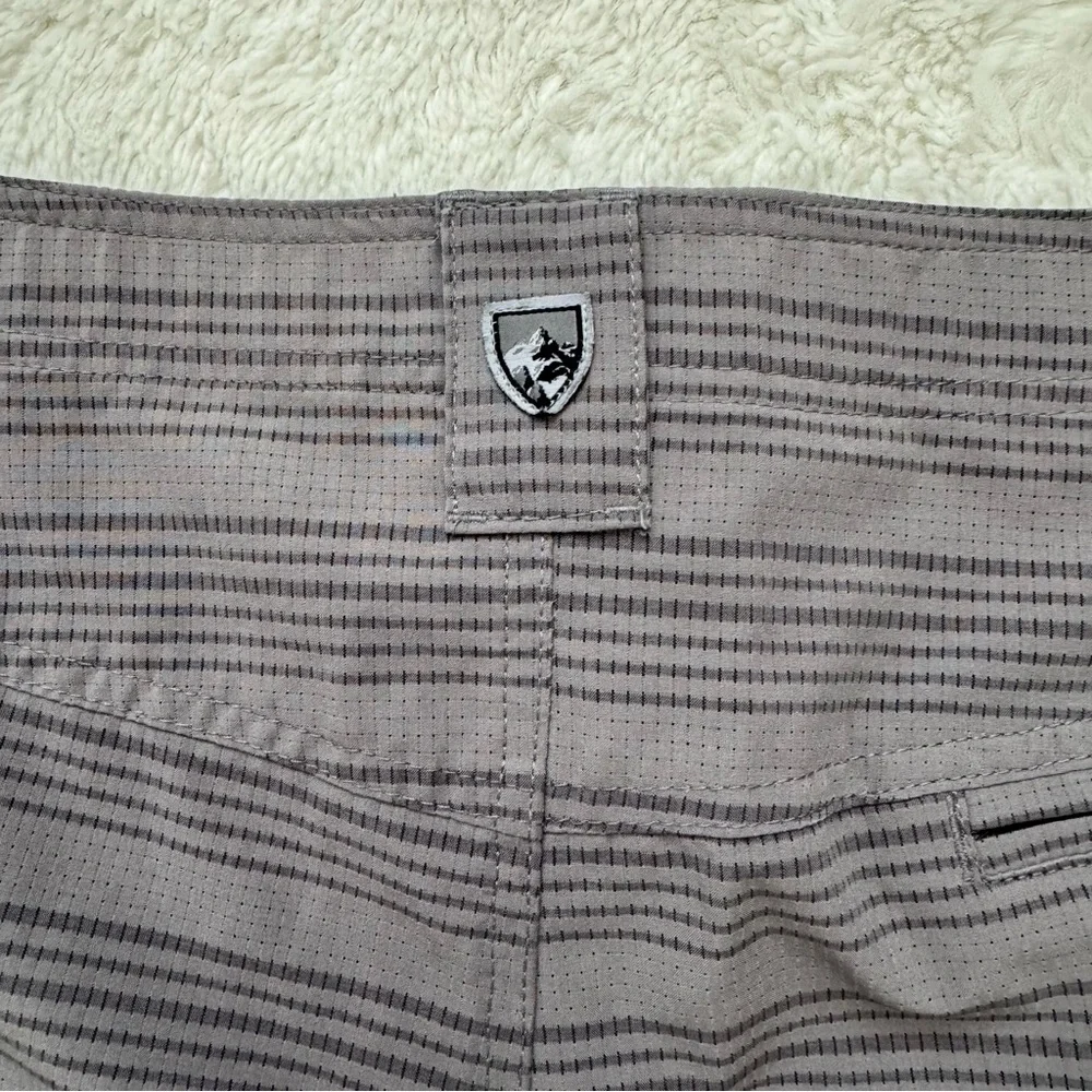 Kuhl Upriser Grizzly Stripe Shorts Men's 40 Gray Quick Dry‎ Performance Outdoor
